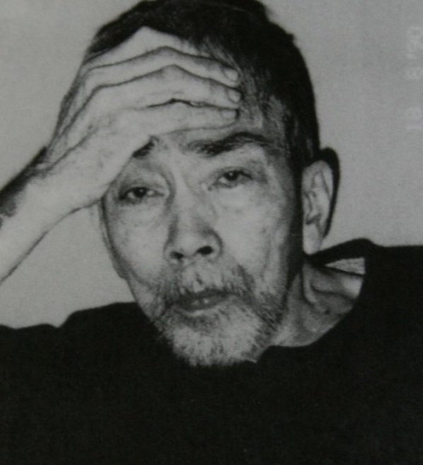 Artist Nguyen Gia Tri